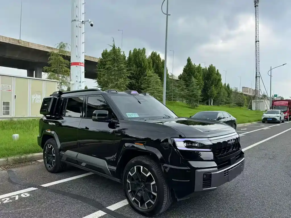 Fang Cheng Bao Leopard 8