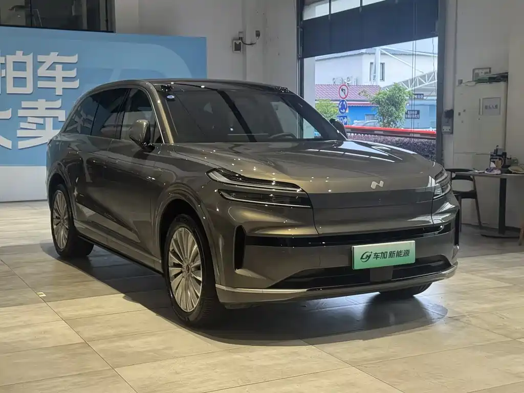 Onvo L90 2025 Ultra мест