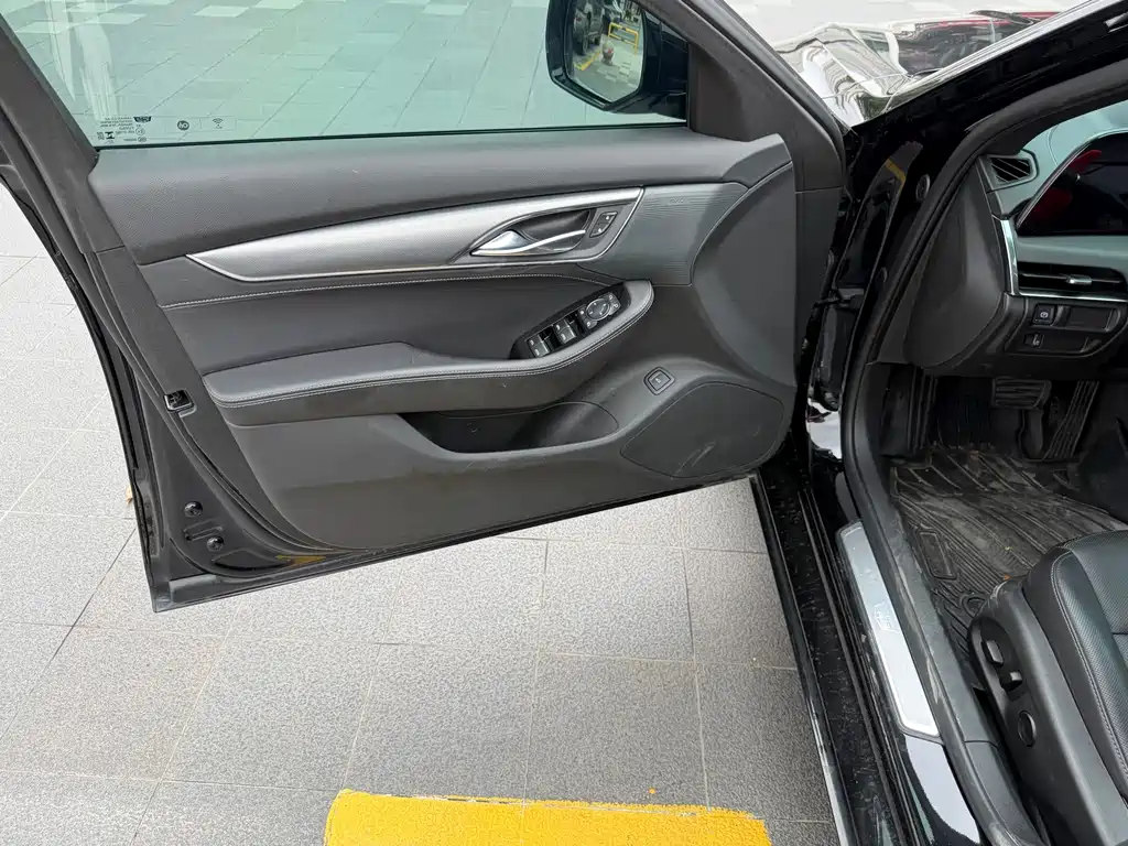 Cadillac CT5 — миниатюра 5