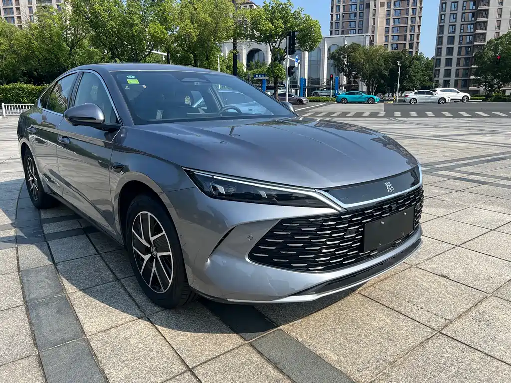 BYD Qin L L 2025 DM-i Smart Drive 120KM