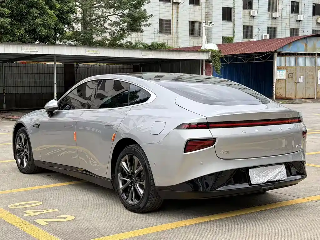 XPeng P7 — миниатюра 4