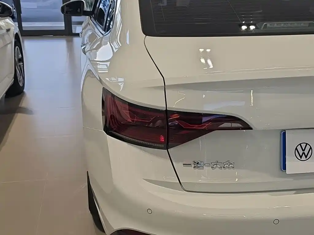 Volkswagen Sagitar — миниатюра 6