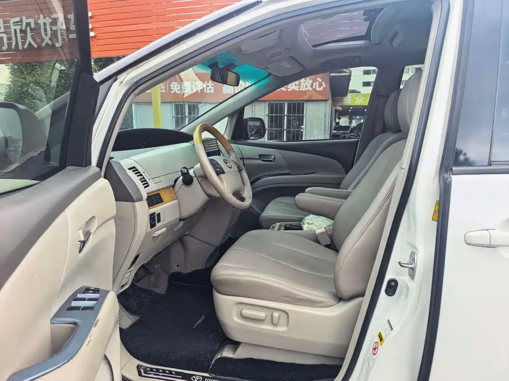 Toyota Previa — миниатюра 5