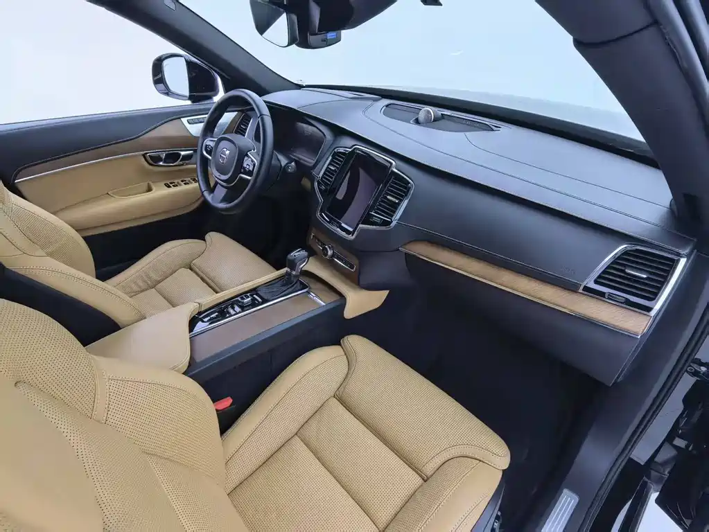 Volvo XC90 — миниатюра 7