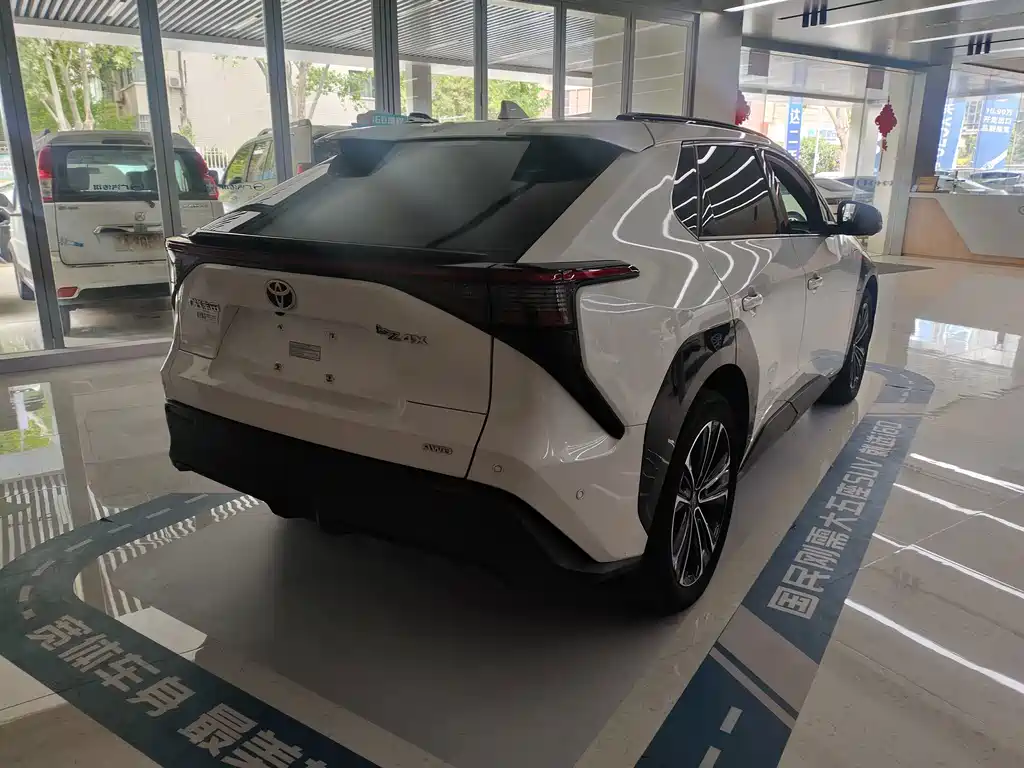 Toyota bZ4X — миниатюра 14