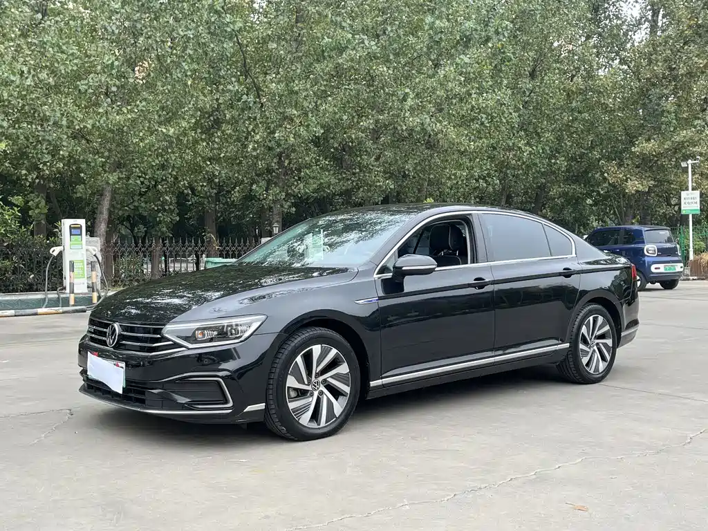 Volkswagen Magotan PHEV — миниатюра 3