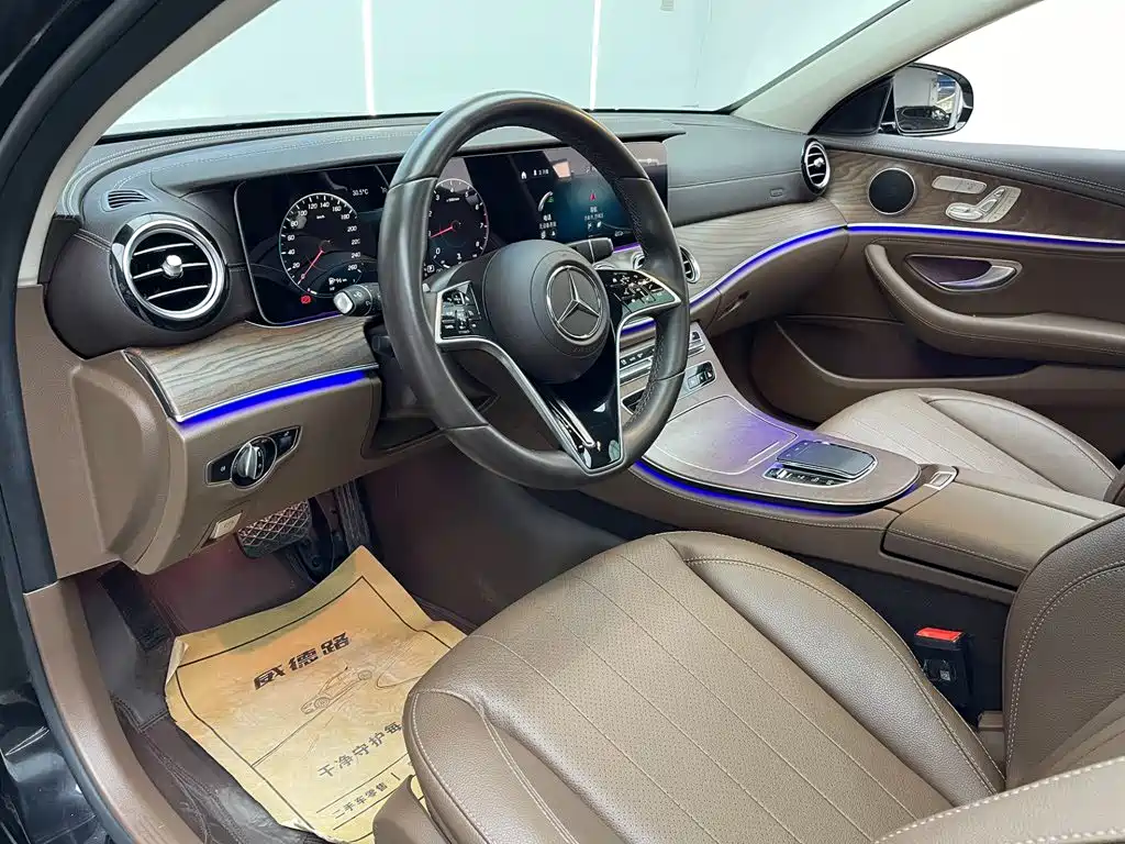Mercedes-Benz E-Class — миниатюра 11