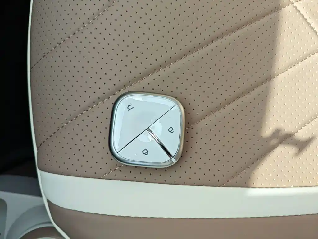 Wuling MINIEV — миниатюра 9