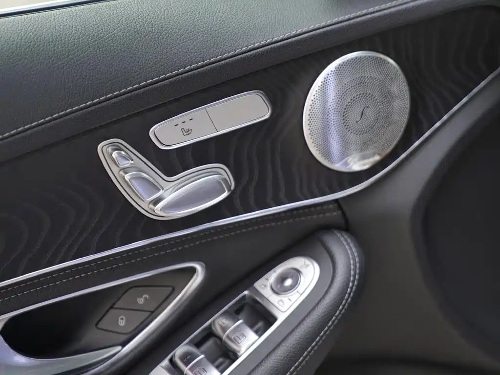 Mercedes-Benz C-Class — миниатюра 15