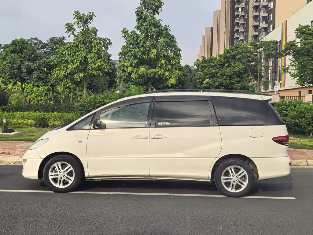 Toyota Previa — миниатюра 7