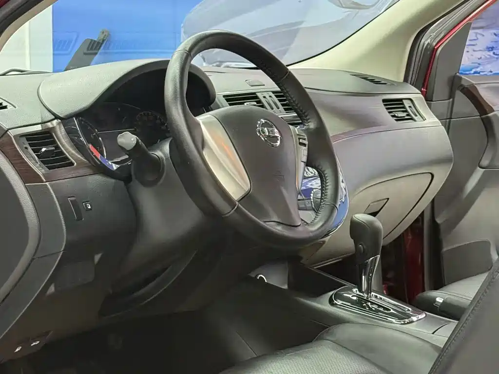Nissan Tiida — миниатюра 4