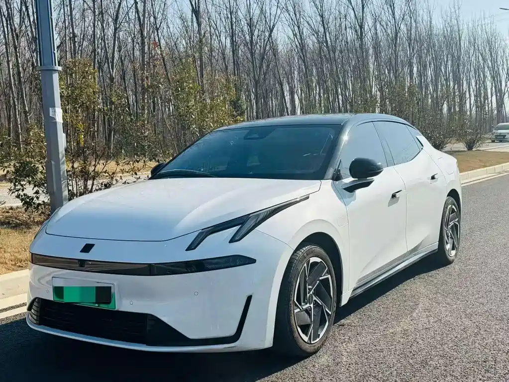 Lynk & Co 07 EM-P 2024