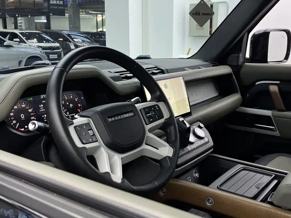 Land Rover Defender — миниатюра 26