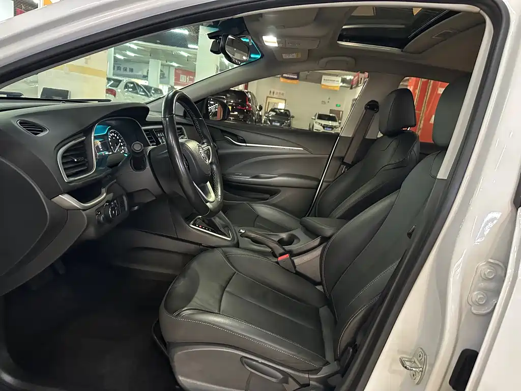 Buick Excelle — миниатюра 10