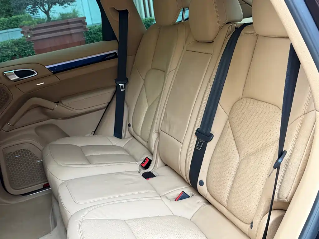 Porsche Cayenne — миниатюра 15