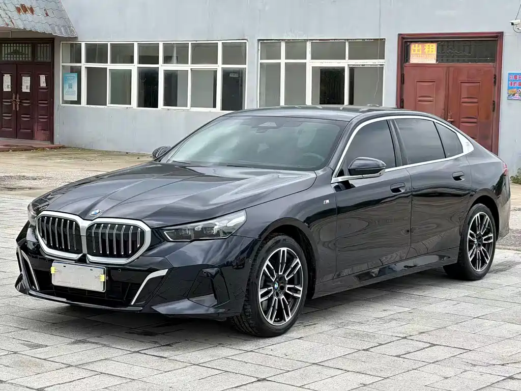 BMW 5 Series 2025