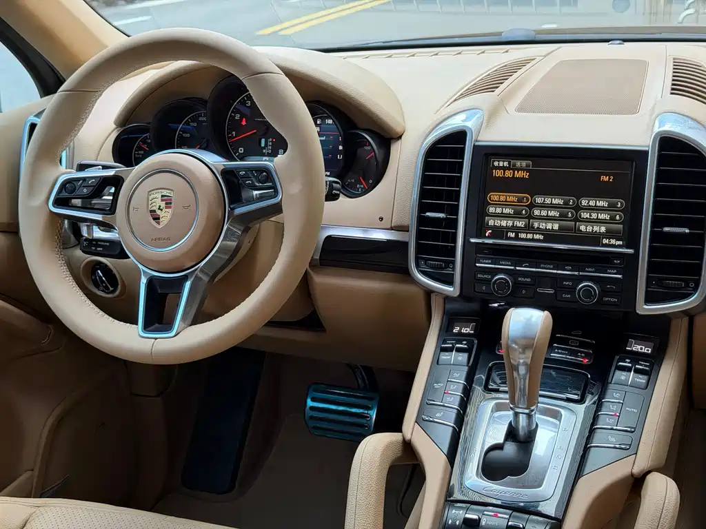 Porsche Cayenne — миниатюра 18