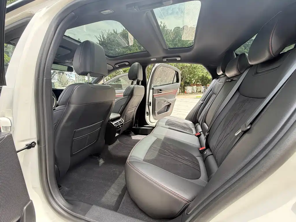 Ford Mondeo — миниатюра 9