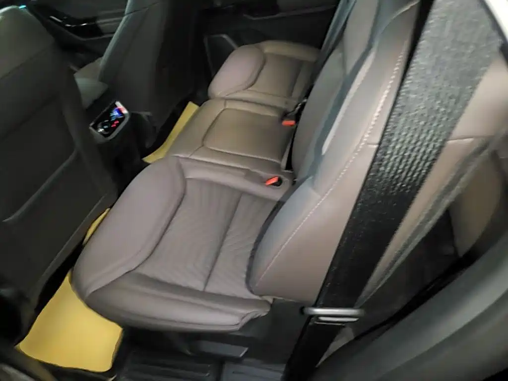 Ford Explorer — миниатюра 17