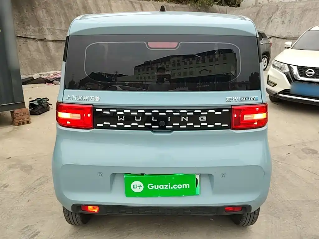 Wuling MINIEV — миниатюра 6