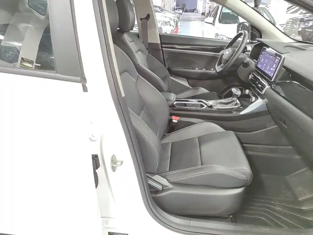 Geely Binyue — миниатюра 25