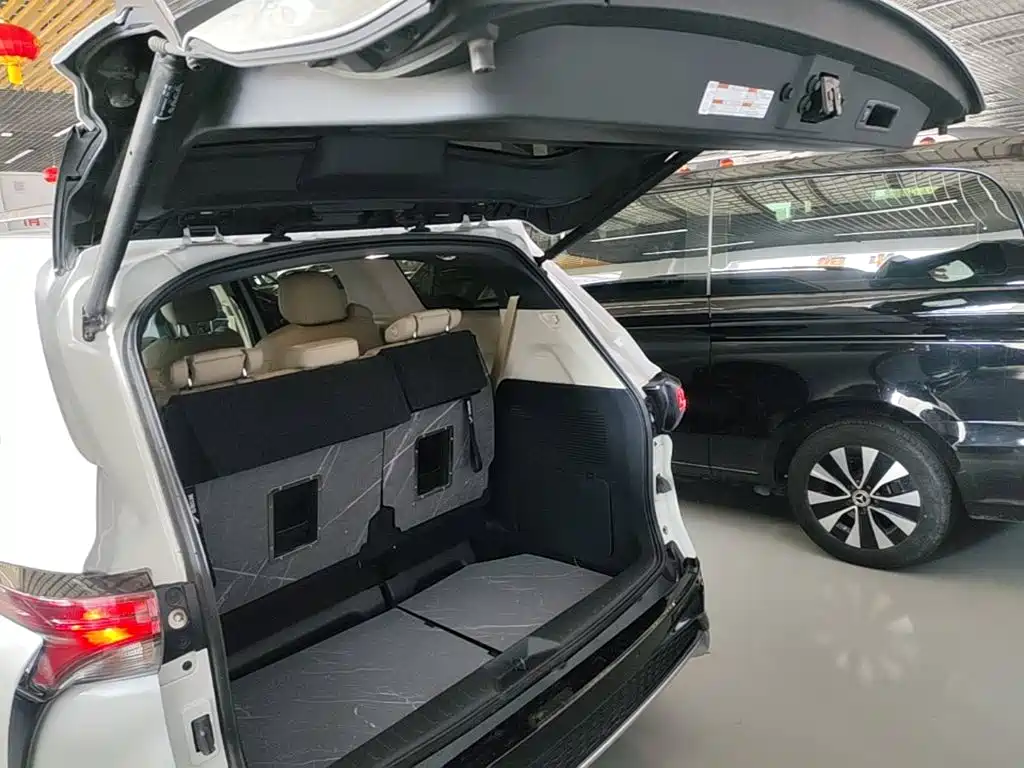 Toyota Granvia — миниатюра 19