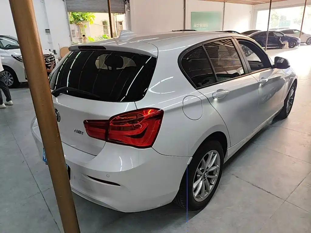 BMW 1 Series (Import) — миниатюра 7