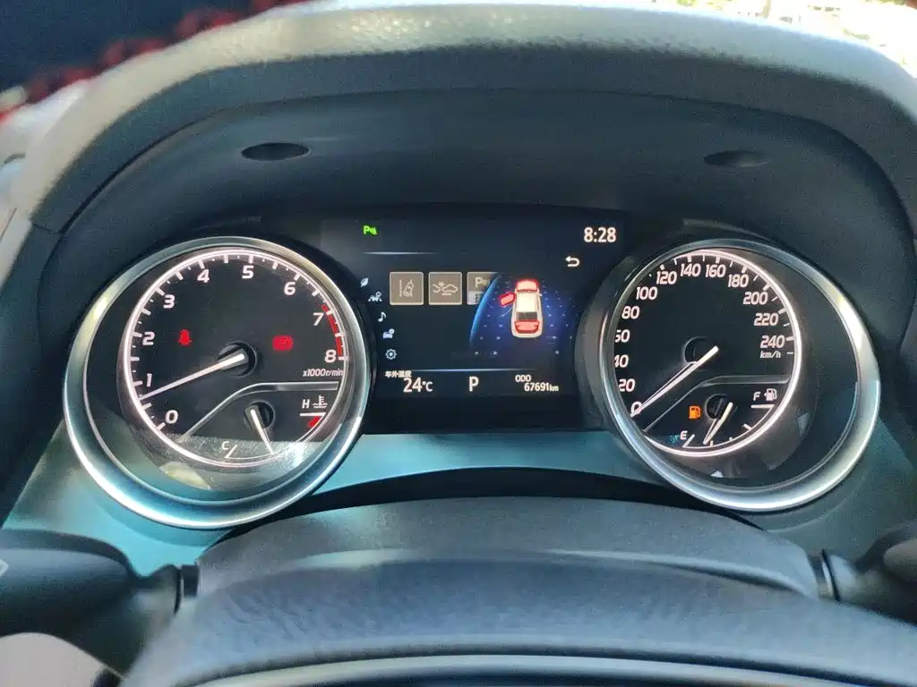 Toyota Camry — миниатюра 12