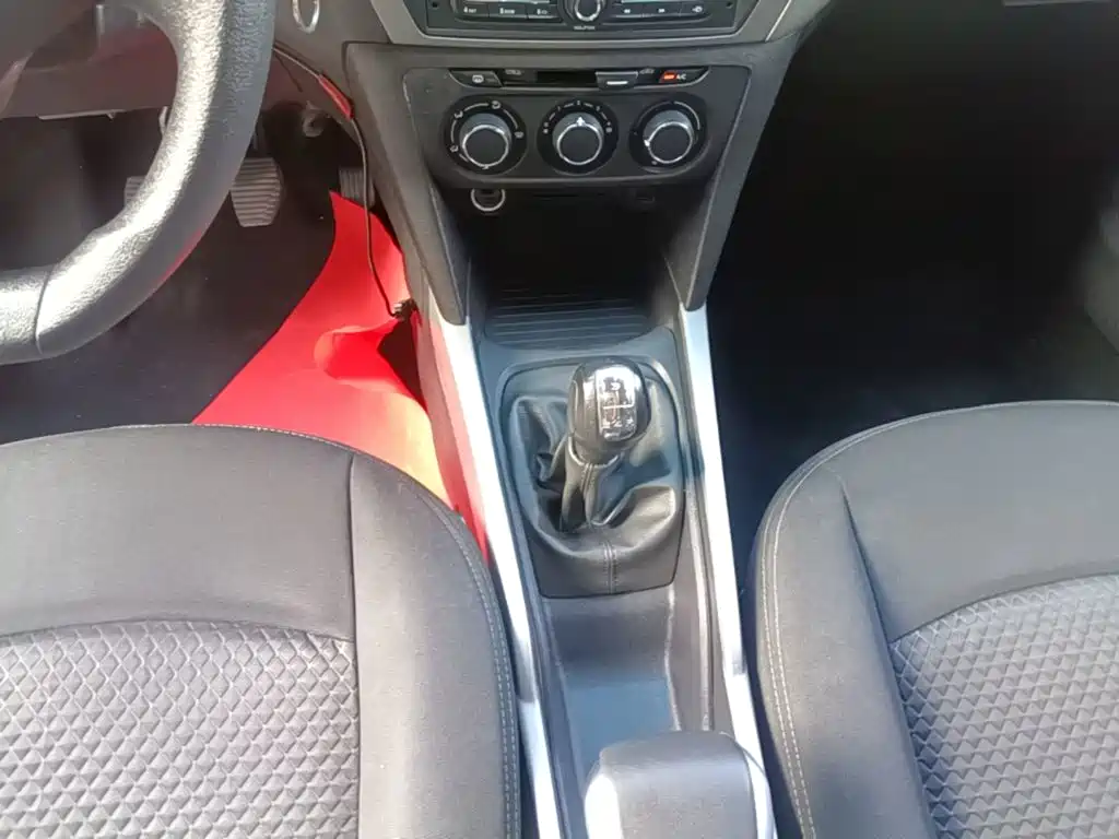 Citroen Elysee — миниатюра 14