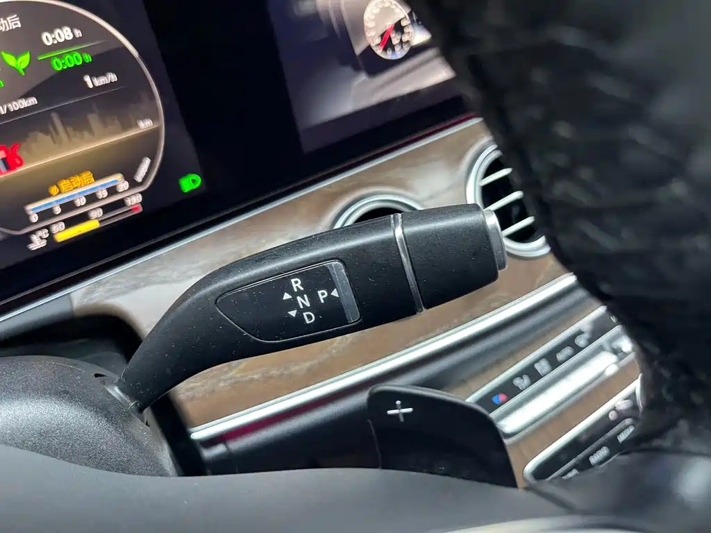 Mercedes-Benz E-Class — миниатюра 29