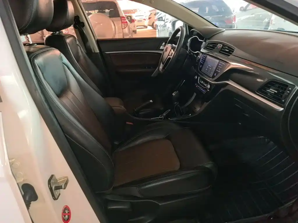 Geely Emgrand — миниатюра 25