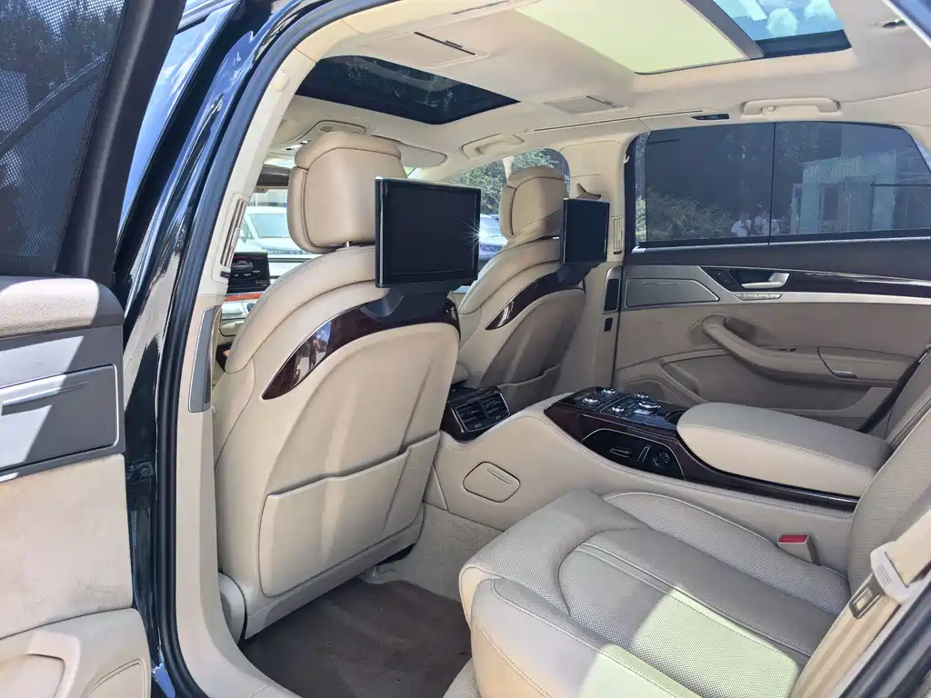 Audi A8 — миниатюра 7