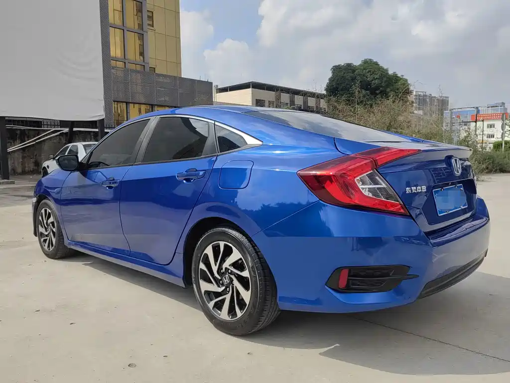 Honda Civic — миниатюра 7
