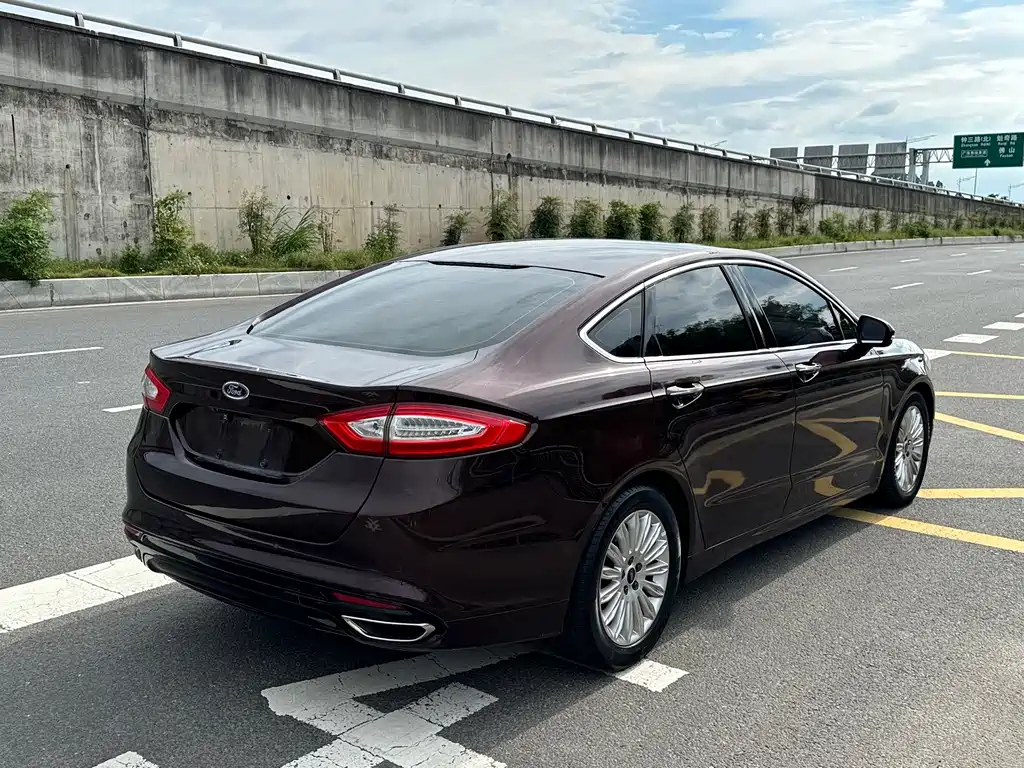 Ford Mondeo — миниатюра 4