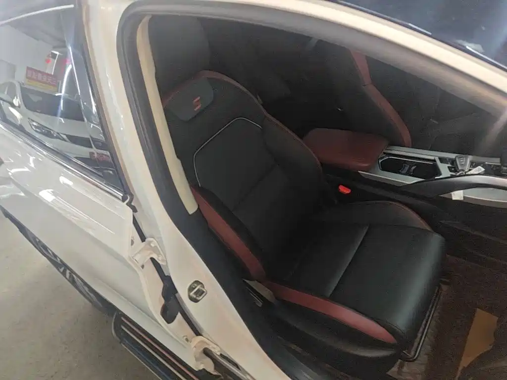 Geely Binyue — миниатюра 25
