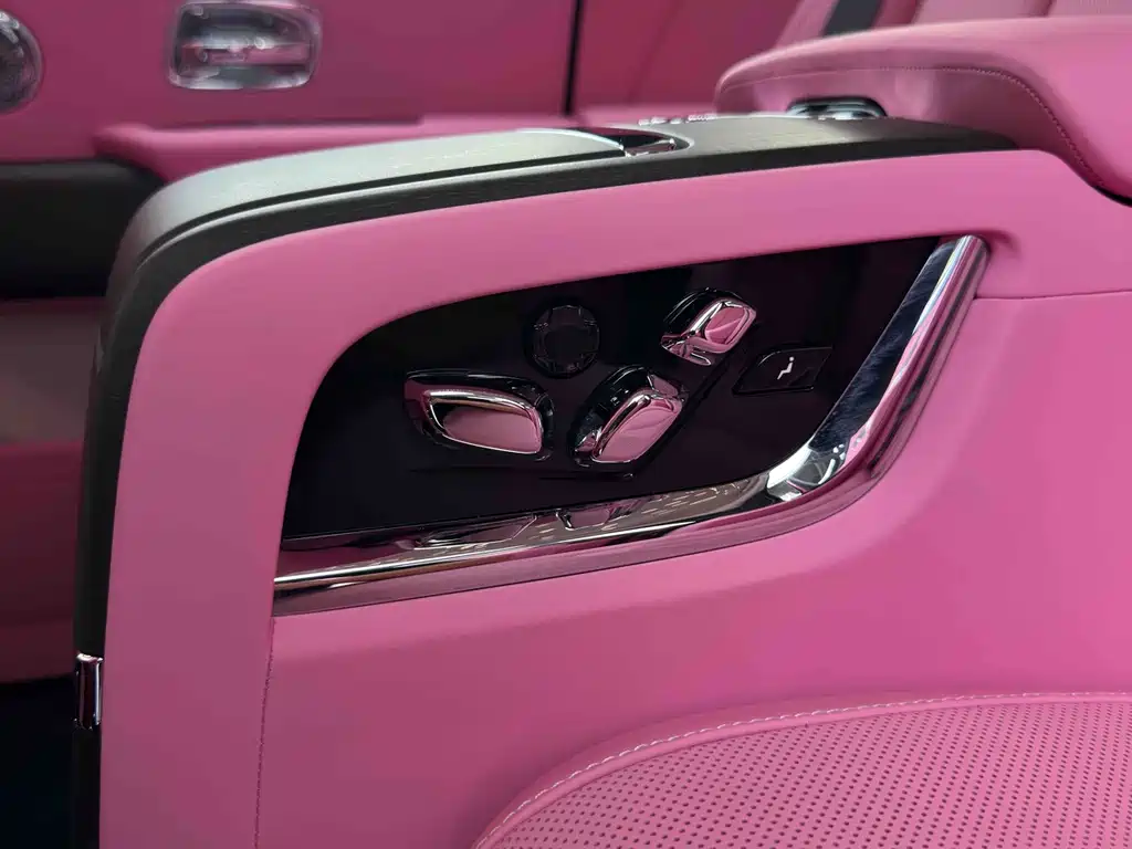 Rolls-Royce Cullinan — миниатюра 36