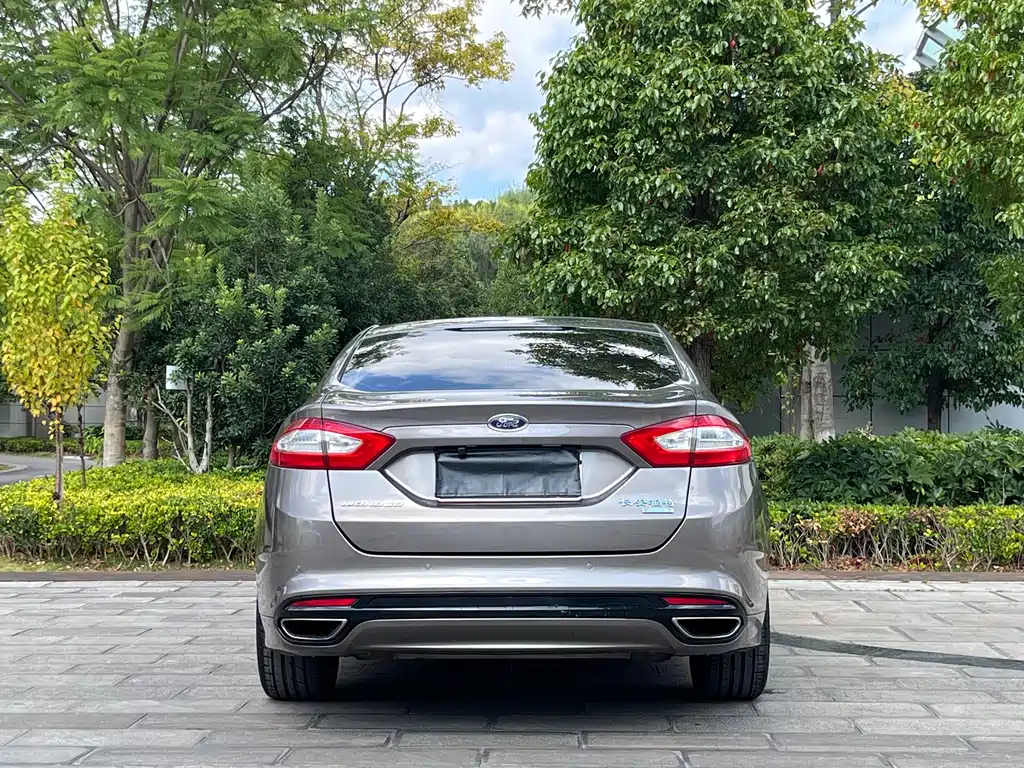 Ford Mondeo — миниатюра 8