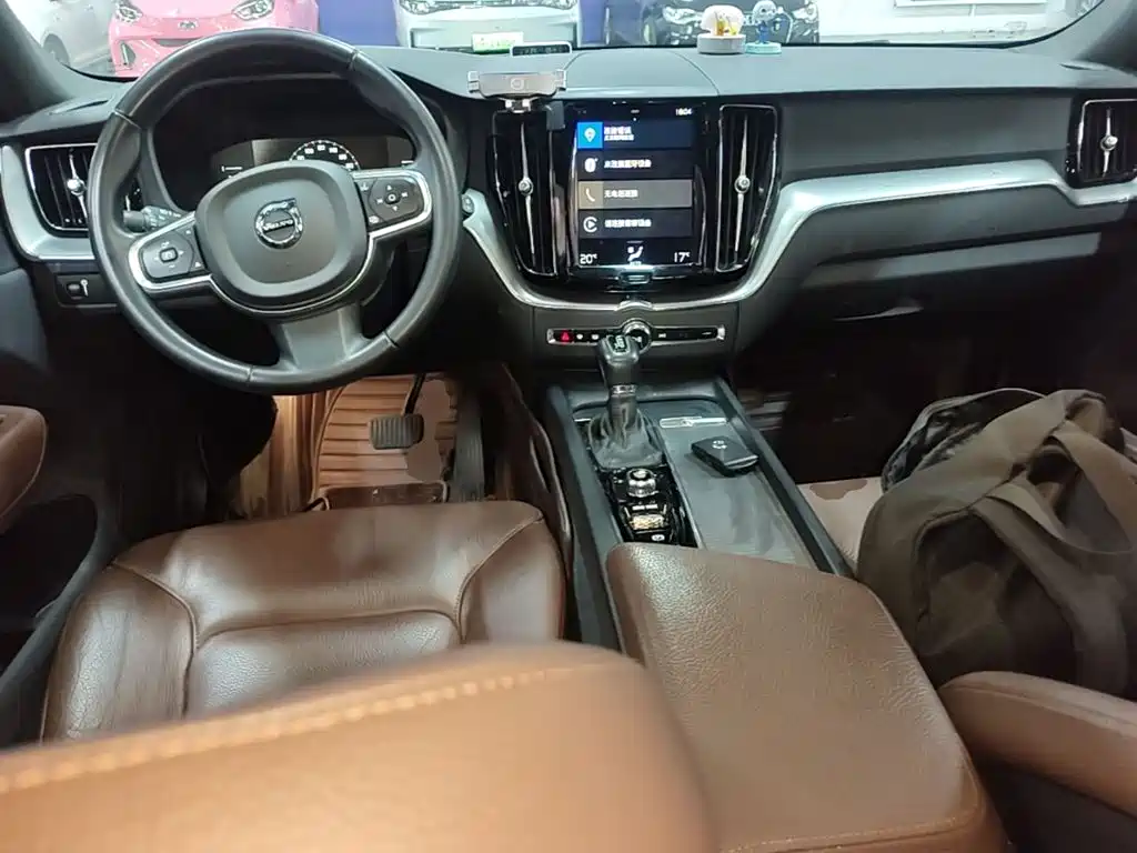 Volvo XC60 — миниатюра 10