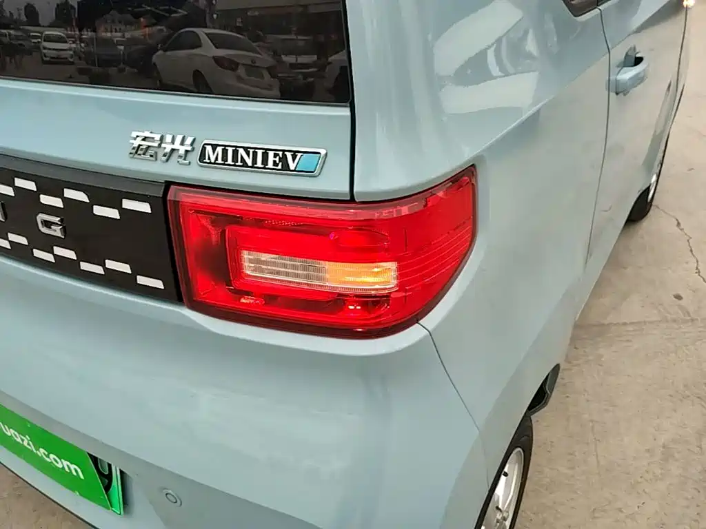 Wuling MINIEV — миниатюра 8