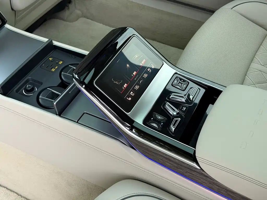 Audi A8 — миниатюра 15