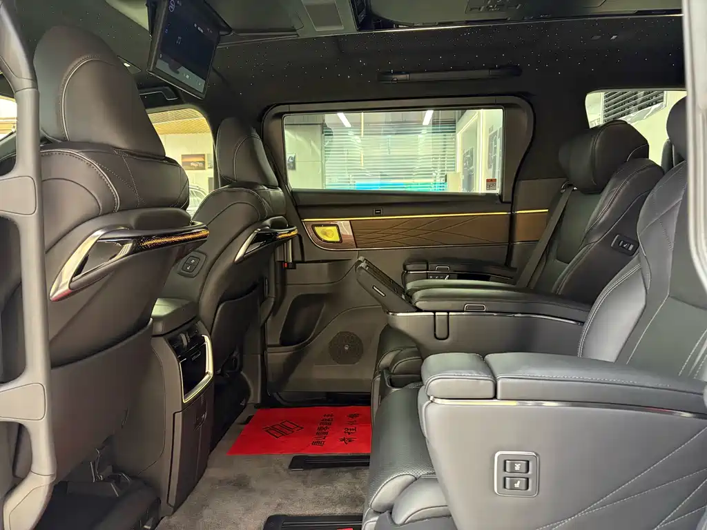 Toyota Vellfire — миниатюра 19