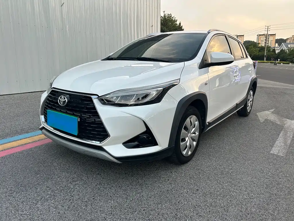 Toyota Yaris L 2021