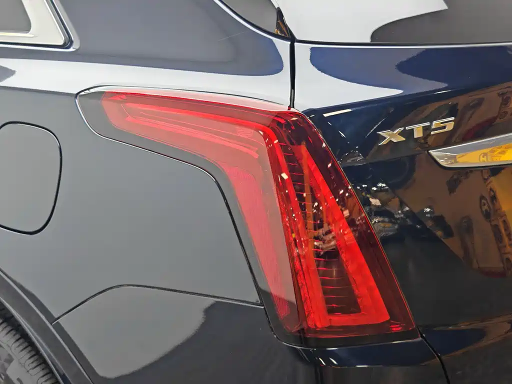Cadillac XT5 2021 2.0T Luxury