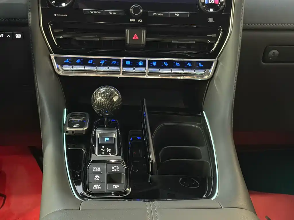 Toyota Vellfire — миниатюра 28