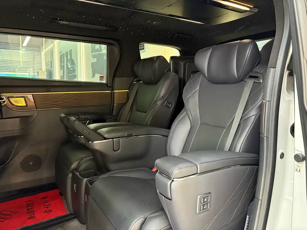 Toyota Vellfire — миниатюра 21