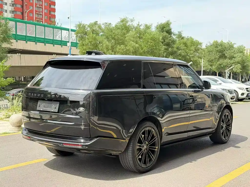 Land Rover Range Rover 2023 3.0 L6 400PS мест Long Wheelbase