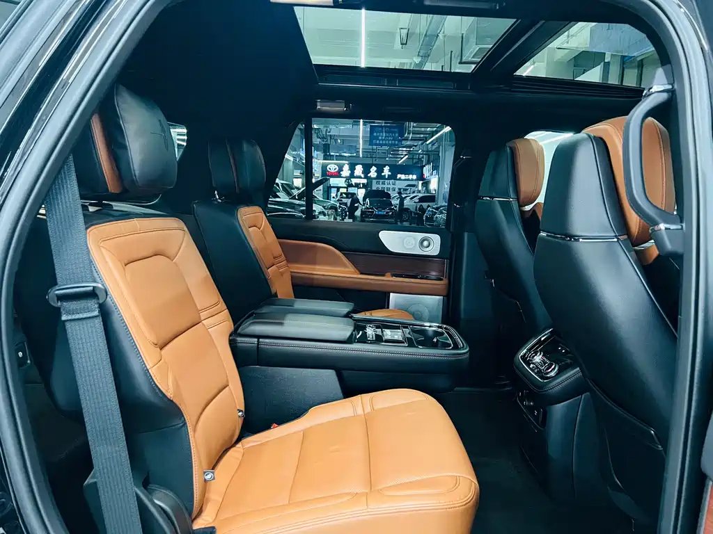 Lincoln Navigator — миниатюра 4