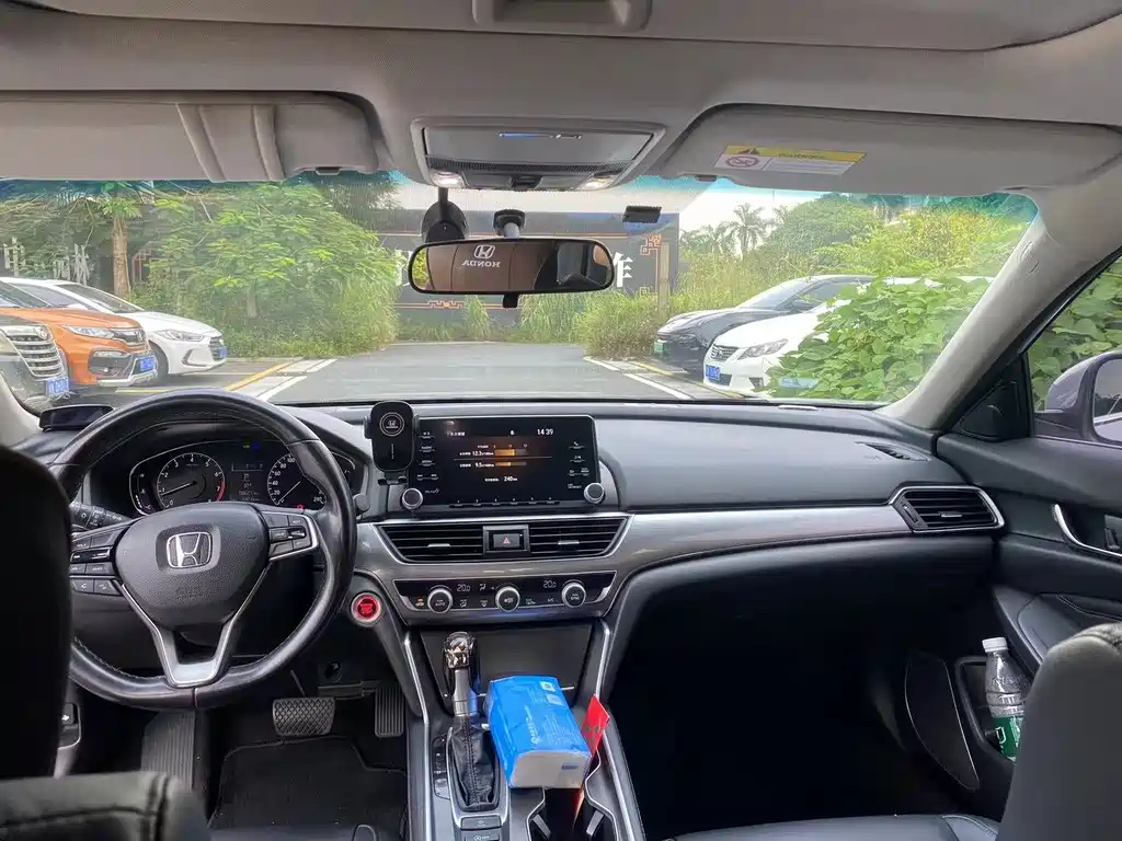 Honda Accord — миниатюра 7