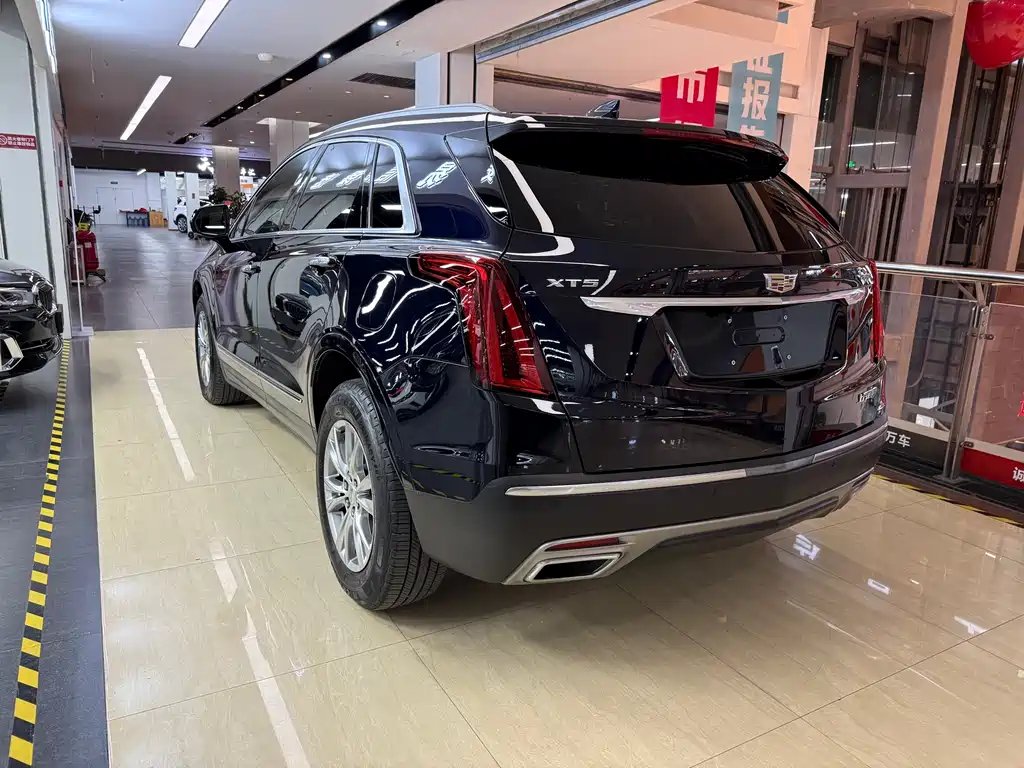 CADILLAC XT5