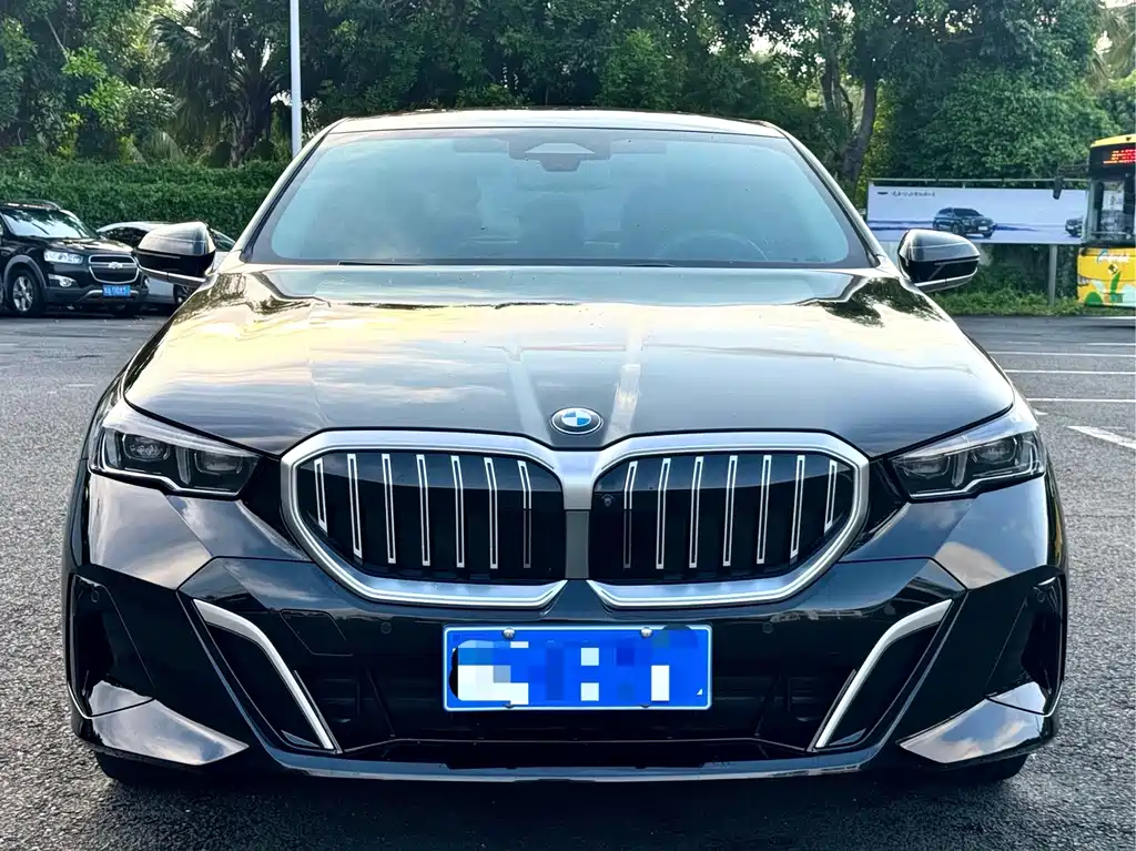 BMW 5 Series — миниатюра 2